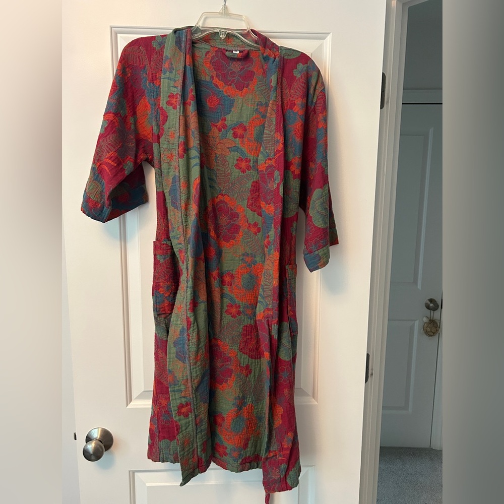 Vibrant multicolored floral kimono robe with pockets